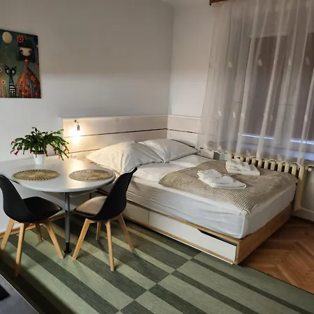 Plac Mirowski Centrum *