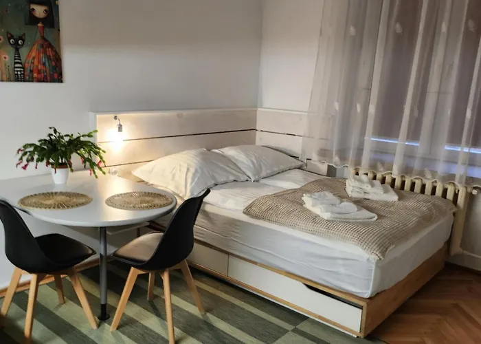 Plac Mirowski Centrum *