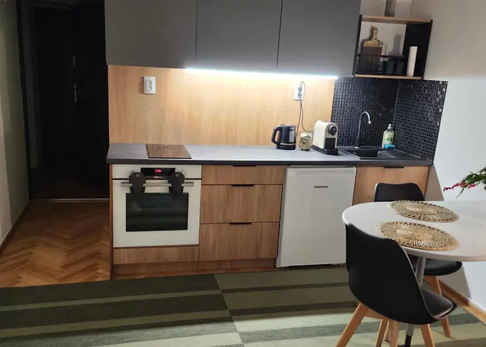 Plac Mirowski Centrum * Varšava